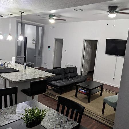 サンアントニオ Cozy *Downtown Getaway*ヴィラ エクステリア 写真