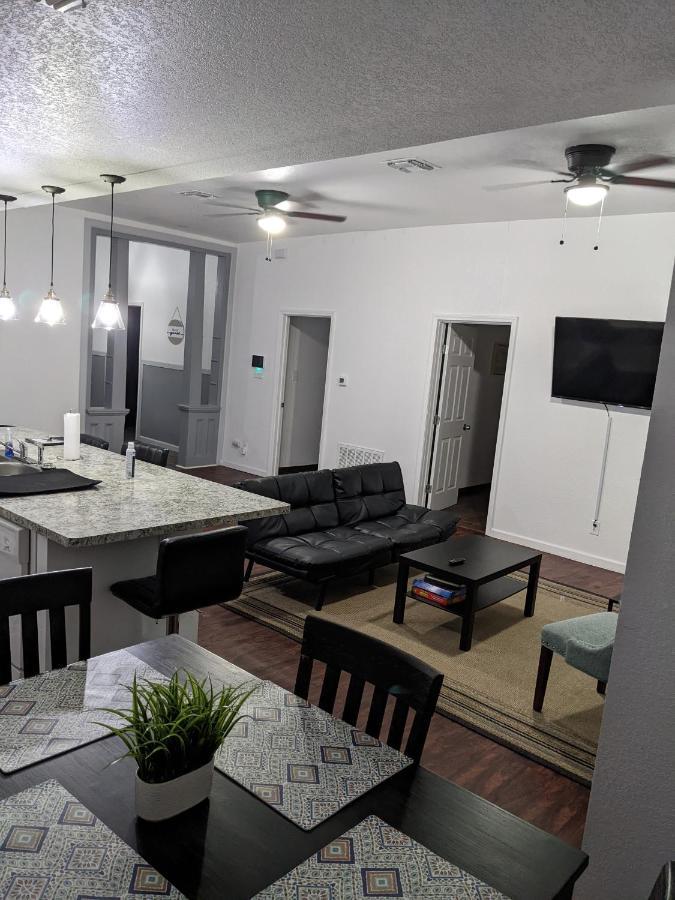サンアントニオ Cozy *Downtown Getaway*ヴィラ エクステリア 写真